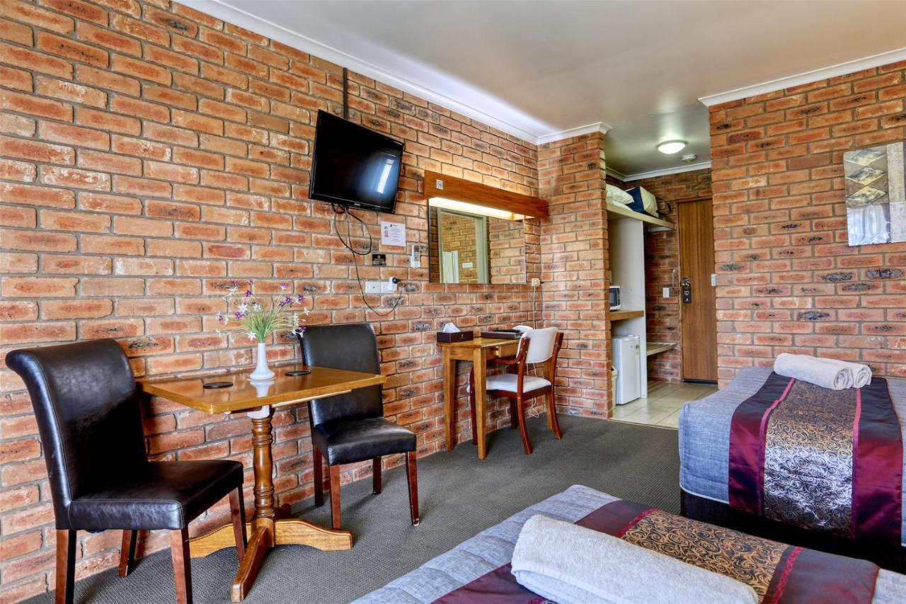 Jolly Swagman Motor Inn ユーロア エクステリア 写真