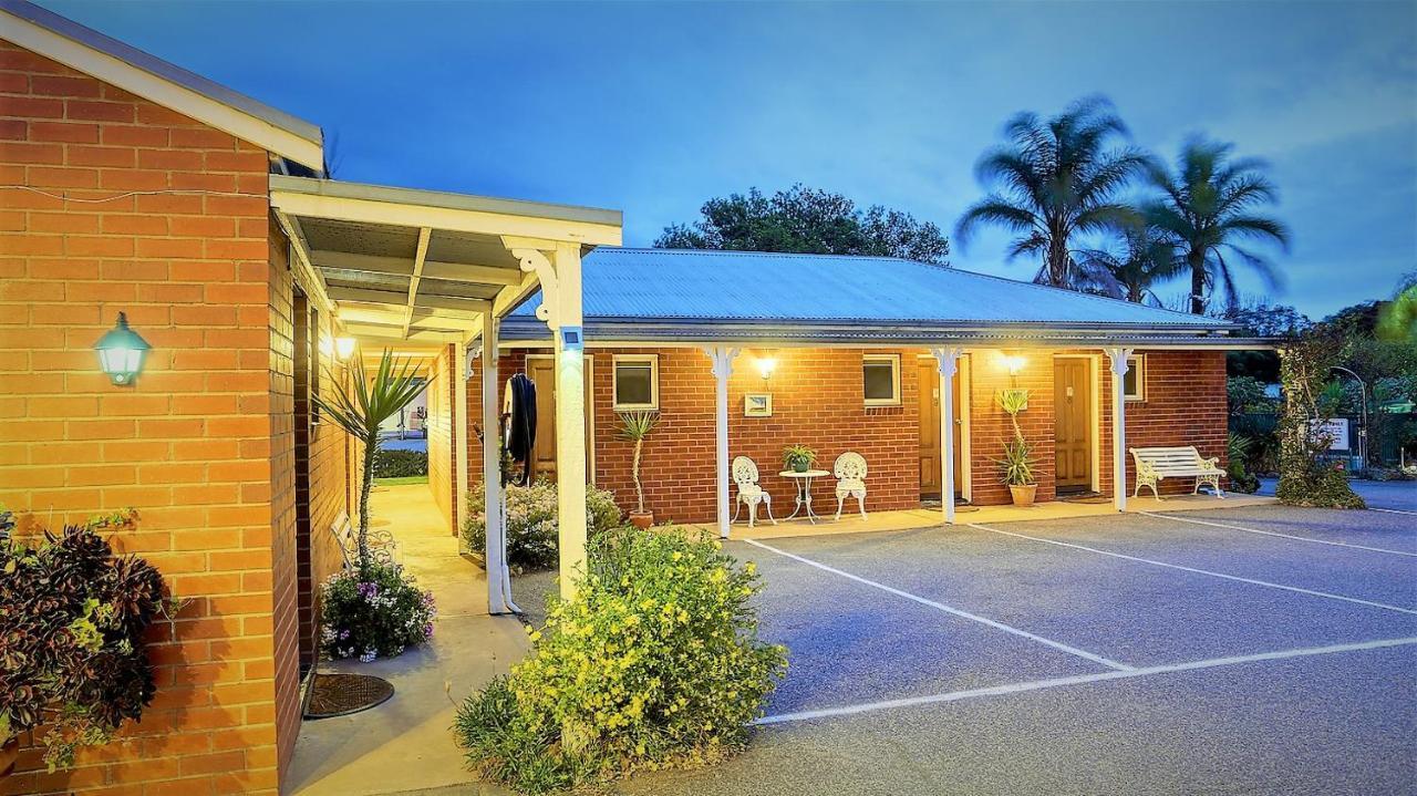 Jolly Swagman Motor Inn ユーロア エクステリア 写真