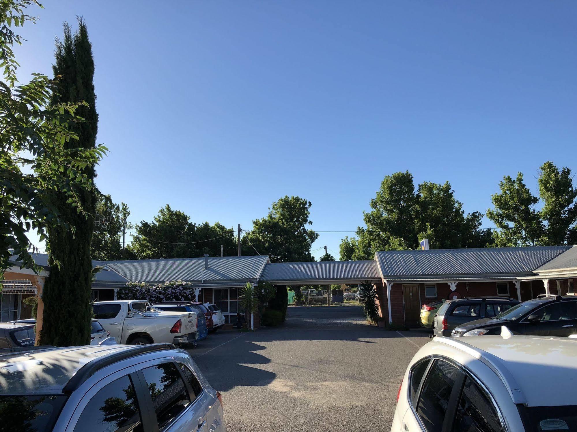 Jolly Swagman Motor Inn ユーロア エクステリア 写真