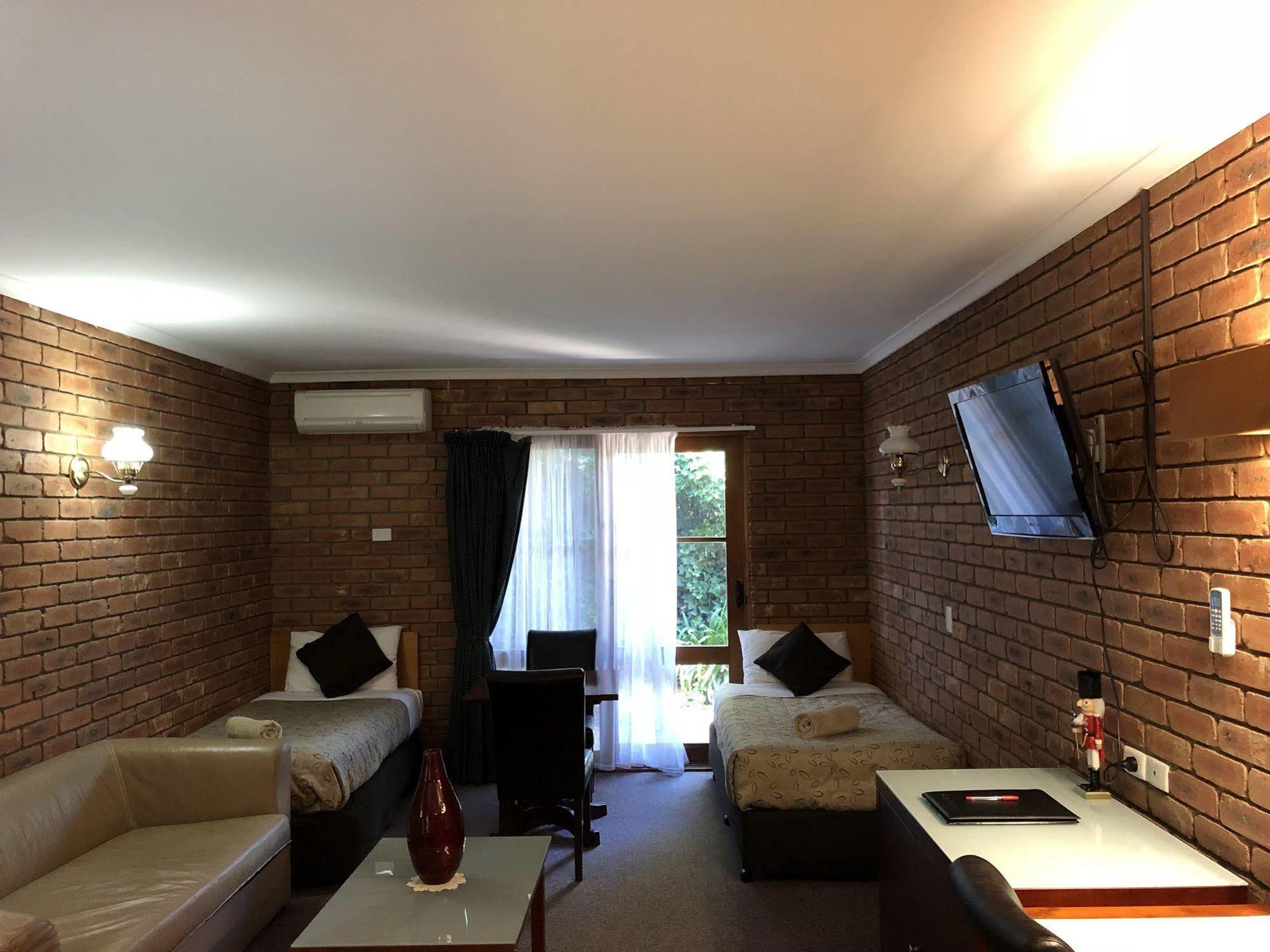 Jolly Swagman Motor Inn ユーロア エクステリア 写真